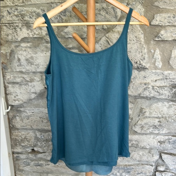 Sleeveless Ruffle Top - Picture 3 of 5